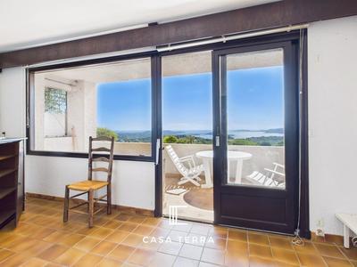 Maison - 240 m² - 12 pièces