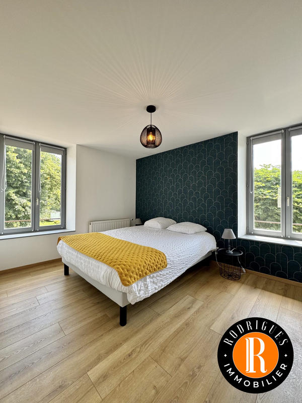 Maison - 372 m² - 12 pièces