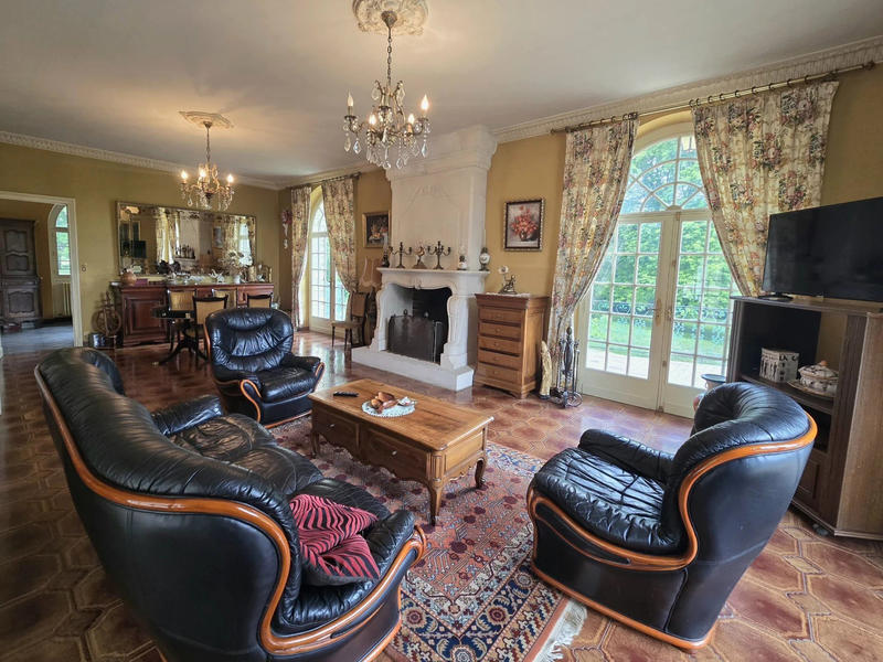 Maison - 322 m² - 11 pièces