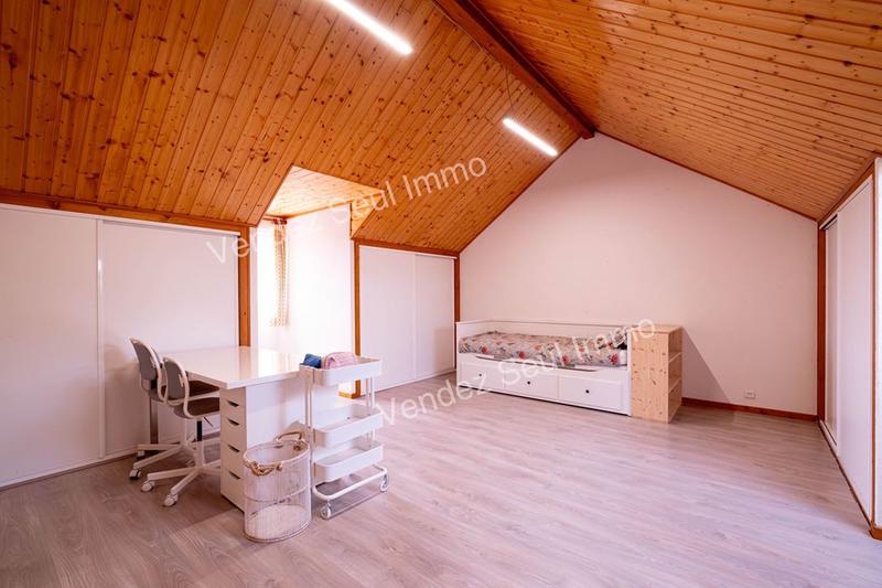 Maison traditionnelle - 223 m² - 7 pièces