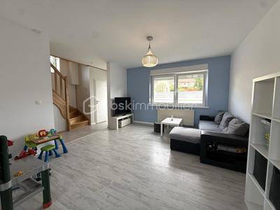 Maison - 95 m² - 5 pièces