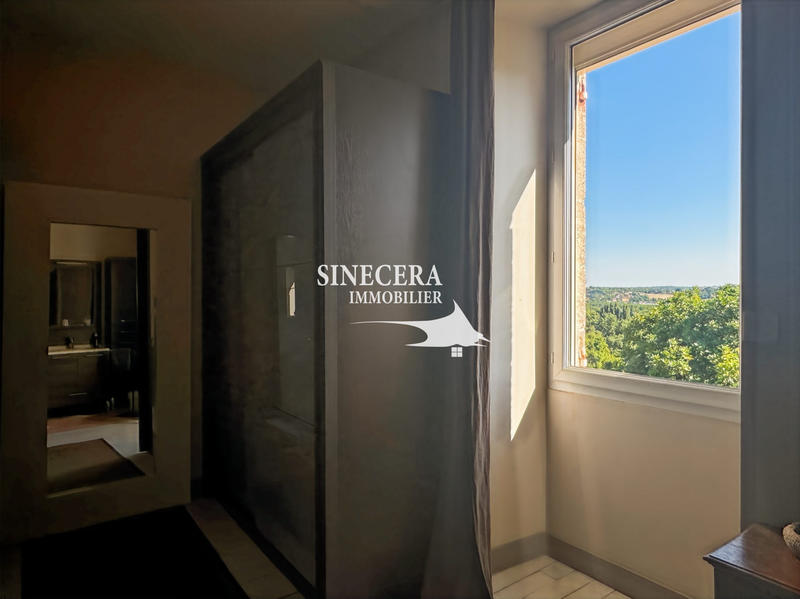 Maison - 260 m² - 9 pièces