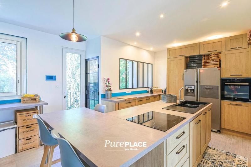 Maison - 384 m² - 5 pièces