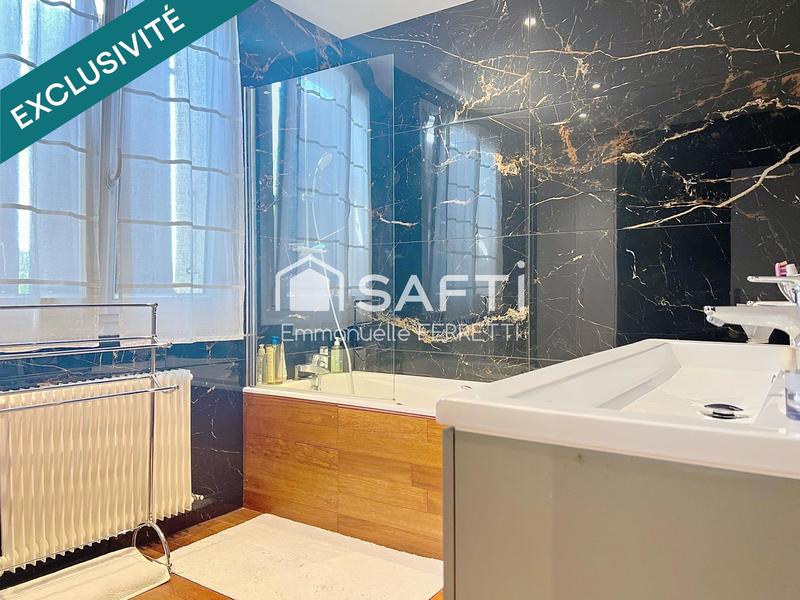 Maison - 291 m² - 8 pièces