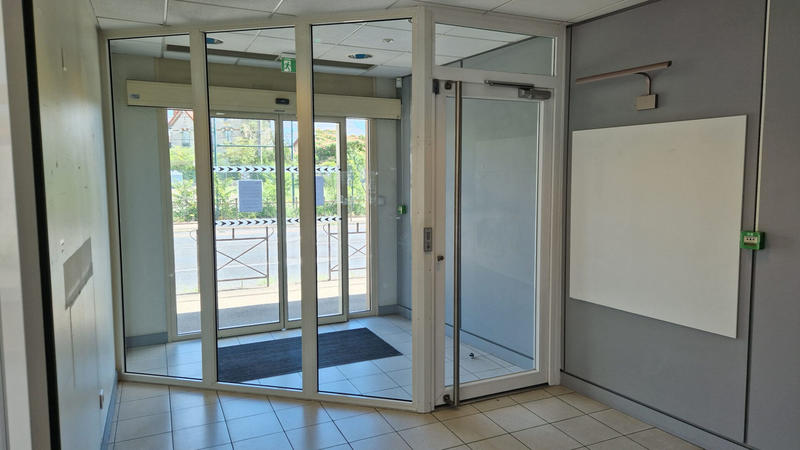 Local d'activité / Entrepôt - 160 m² - 2 pièces