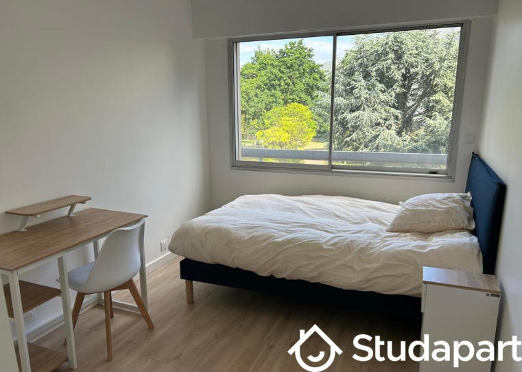 Chambre - 11 m² - 1 pièce