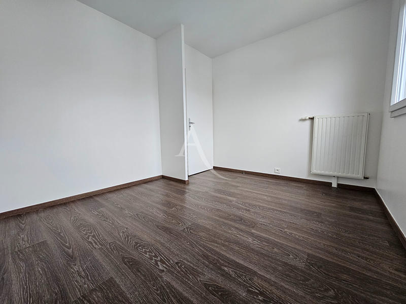 Appartement - 90 m² - 5 pièces