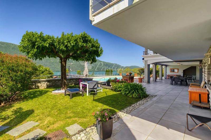 Maison - 452 m² - 12 pièces