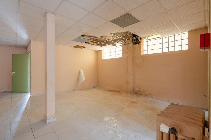 Bureau - 254 m² - 7 pièces