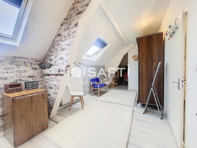 Maison - 236 m² - 8 pièces