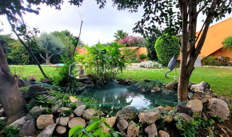 Maison traditionnelle - 262 m² - 9 pièces