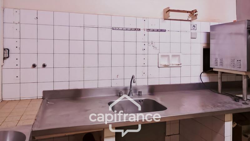 Local commercial - 378 m² - 15 pièces