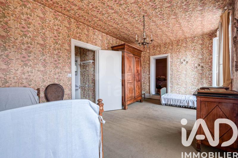 Maison - 201 m² - 7 pièces