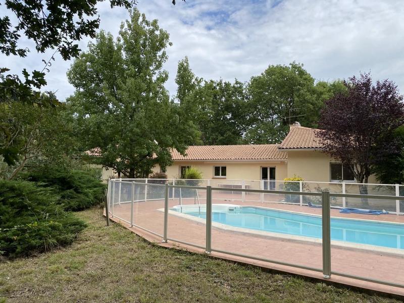 Maison - 200 m² - 5 pièces