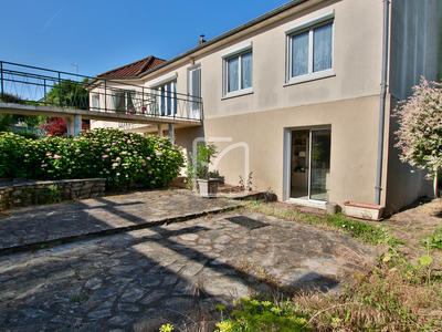 Maison - 132 m² - 6 pièces