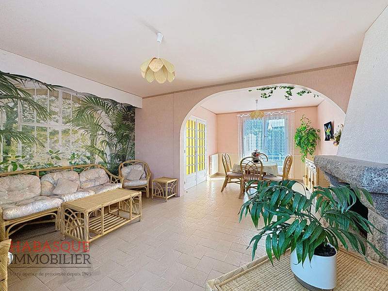 Maison - 99 m² - 6 pièces