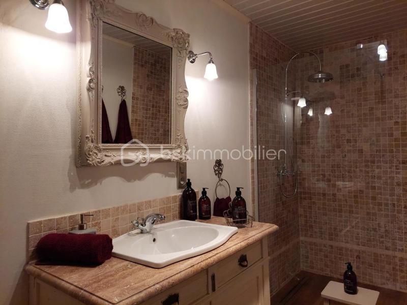 Demeure - 337 m² - 12 pièces