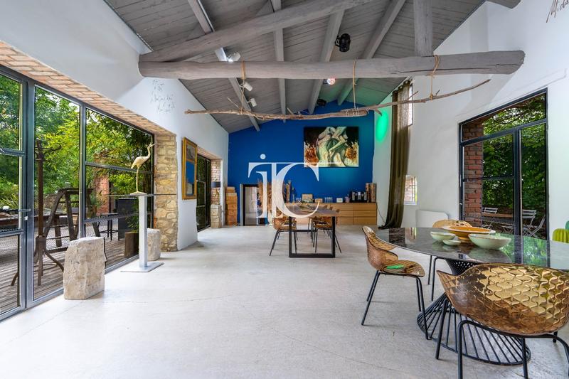 Mas - 466 m² - 13 pièces