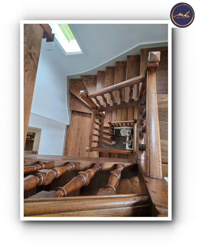 Villa - 264 m² - 10 pièces