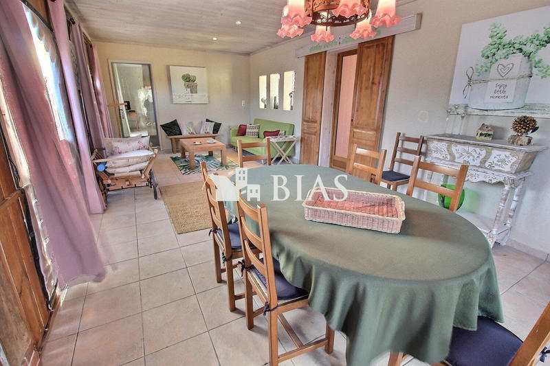 Maison - 264 m² - 10 pièces