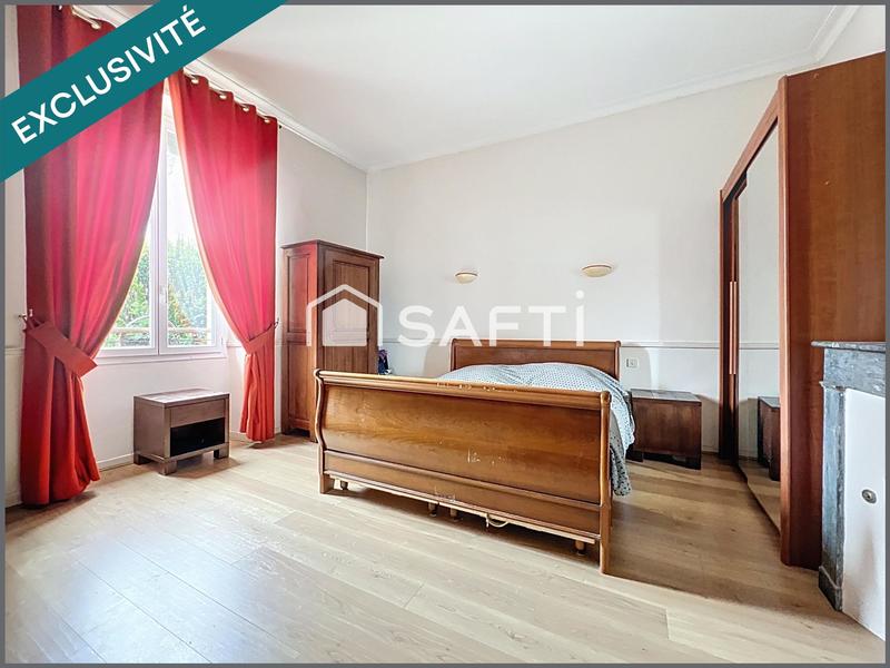 Maison - 228 m² - 8 pièces