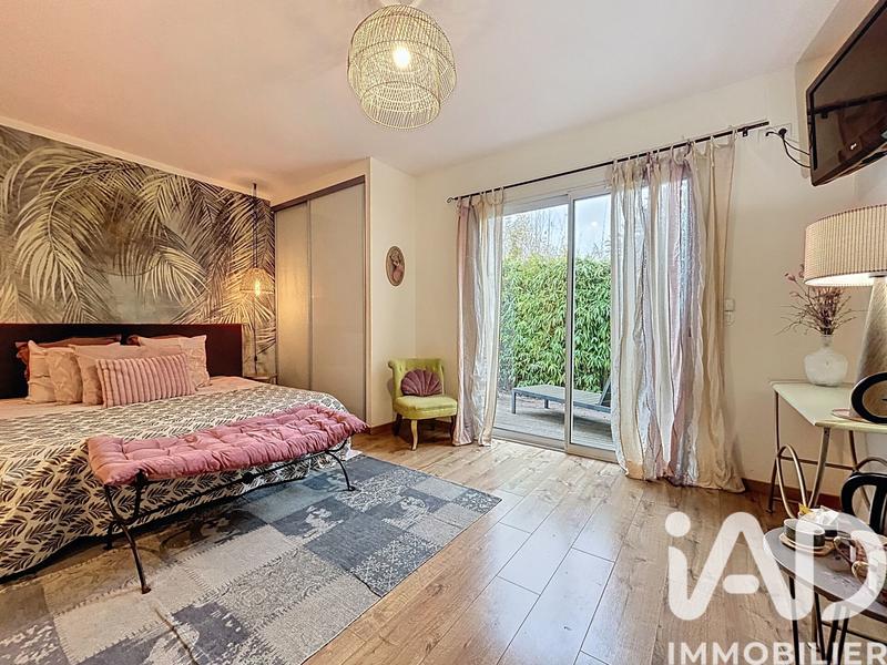 Maison - 270 m² - 9 pièces