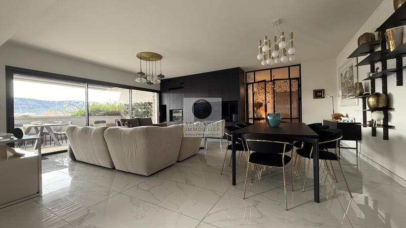 Appartement - 150 m² - 5 pièces