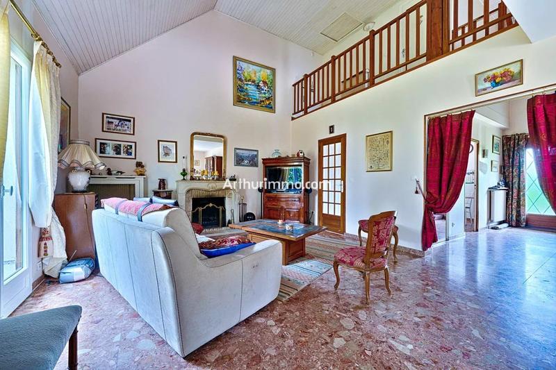 Maison - 167 m² - 7 pièces