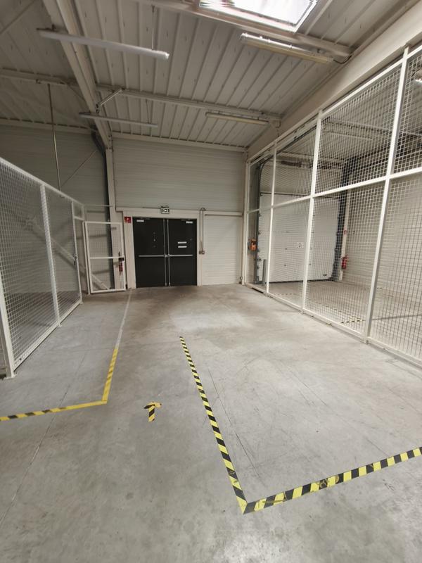 Local d'activités - 357 m²