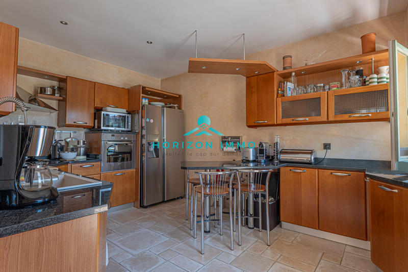 Maison traditionnelle - 161 m² - 5 pièces