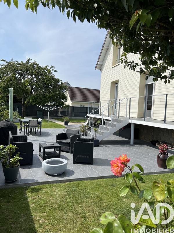 Maison - 166 m² - 8 pièces