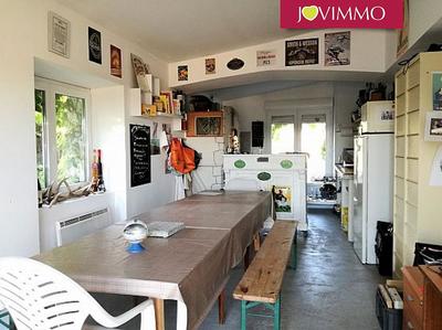 Maison - 218 m² - 8 pièces