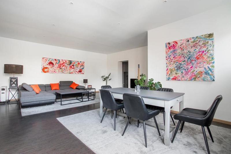 Maison - 285 m² - 12 pièces