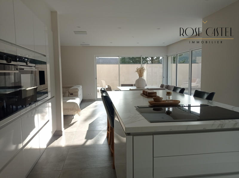Maison contemporaine - 251 m² - 6 pièces