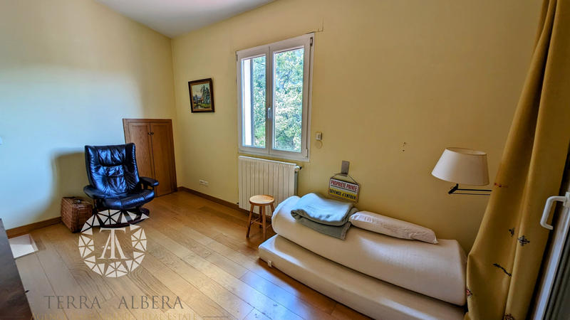 Villa - 184 m² - 6 pièces