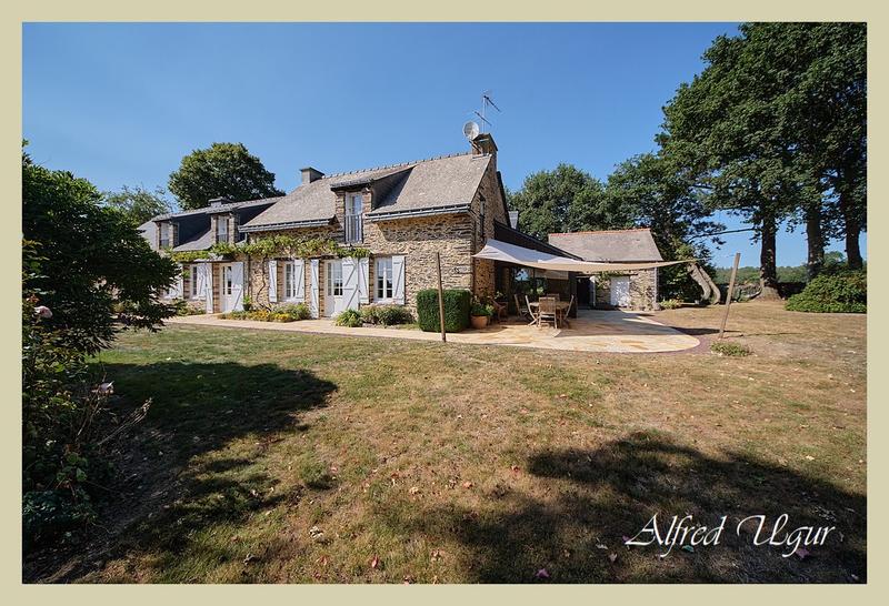 Maison - 218 m² - 8 pièces