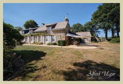 Maison - 218 m² - 8 pièces