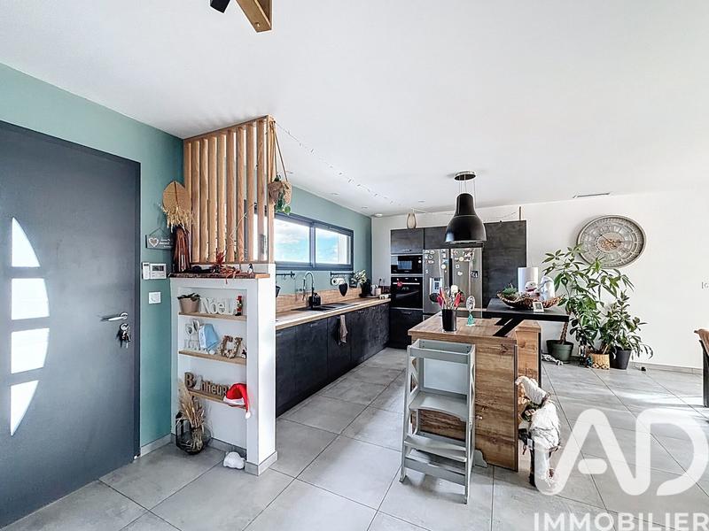 Maison - 102 m² - 4 pièces