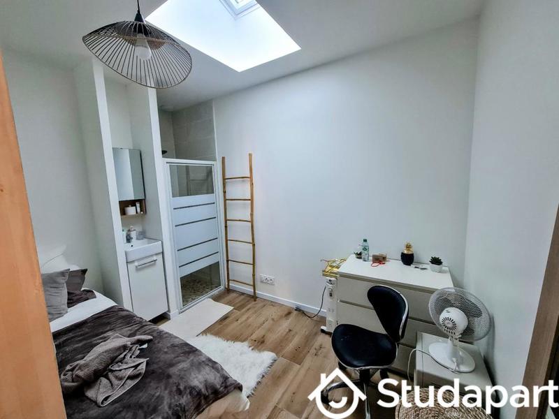 Chambre - 9 m² - 1 pièce