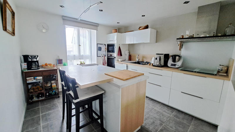 Maison - 217 m² - 7 pièces