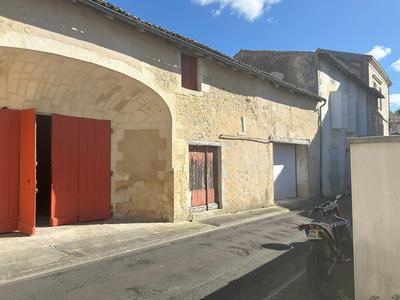 Maison - 270 m² - 10 pièces