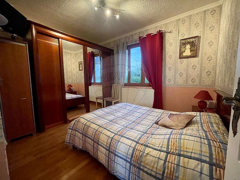 Maison - 98 m² - 5 pièces