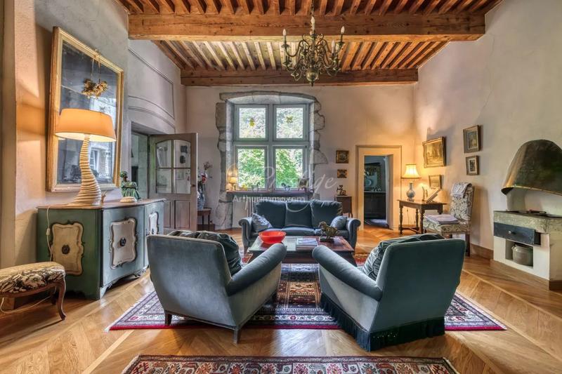 Maison - 500 m² - 10 pièces