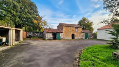 Maison - 268 m² - 10 pièces