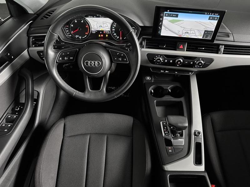 Audi A4 Avant s-Line 30 Tdi 136ch Ja18p Semi Virtual Cockpit Carplay Regul Blackline s-Tronic Mhev