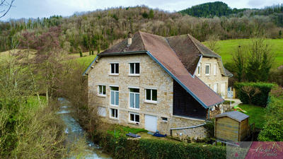 Maison - 476 m² - 10 pièces