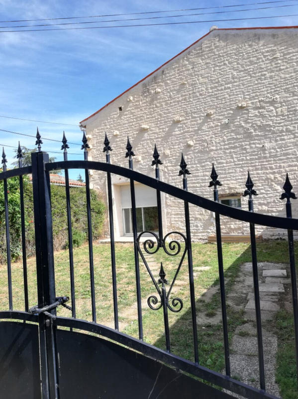 Maison - 177 m² - 12 pièces