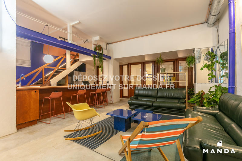 Chambre - 11 m² - 12 pièces