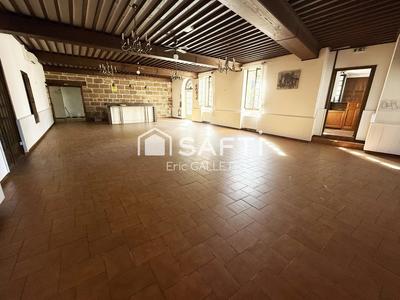 Local commercial - 800 m² - 24 pièces