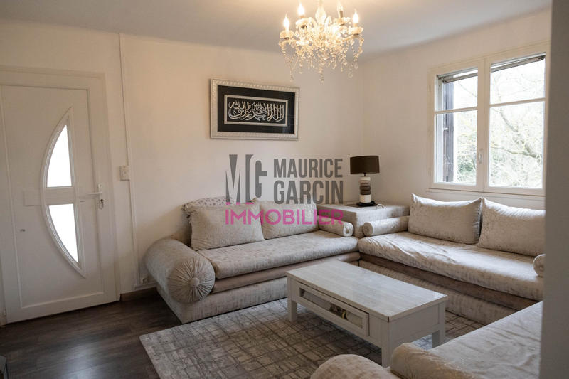 Maison - 238 m² - 6 pièces